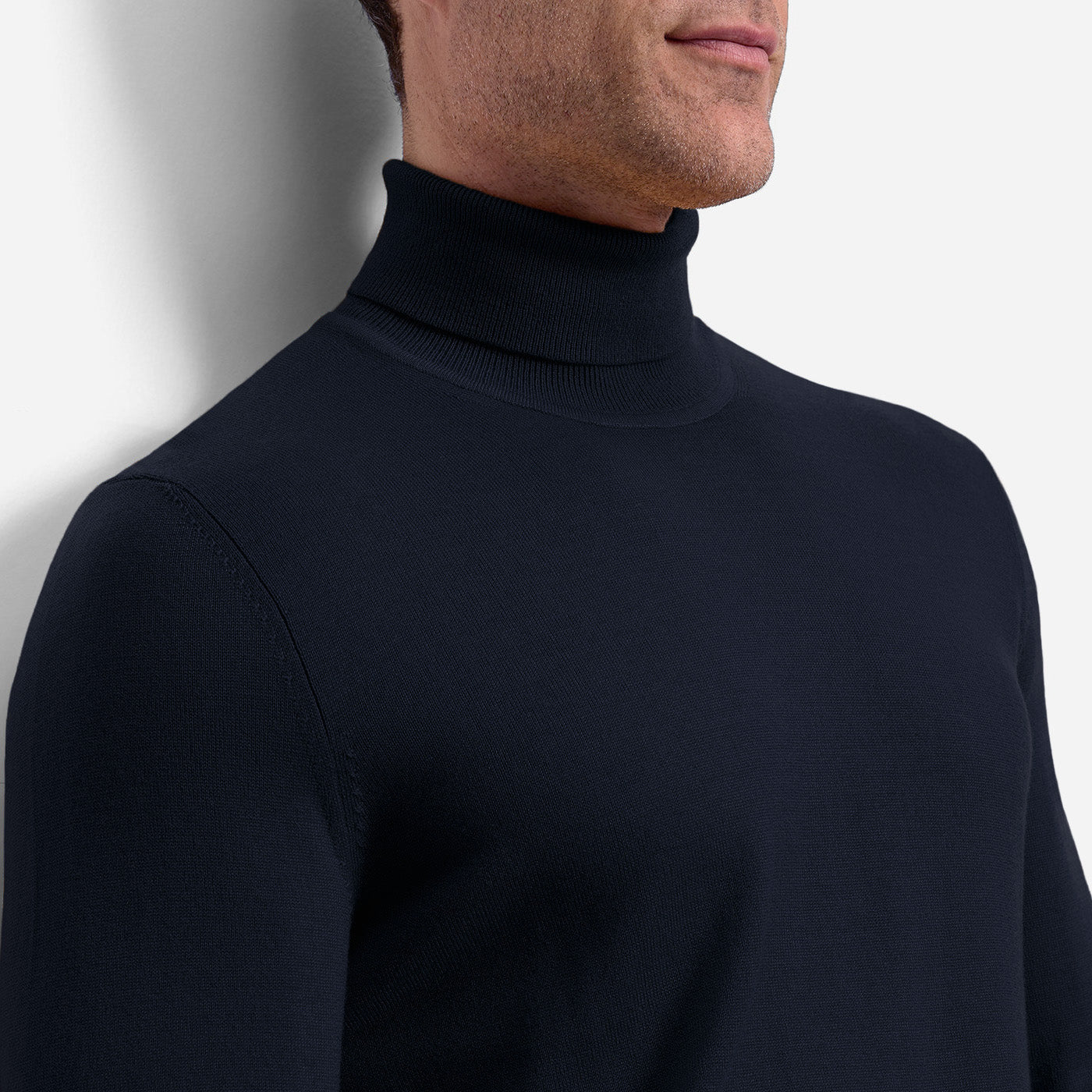 OLYMP_Luxor_Modern_Fit_sotetkek-navy_marine_karcsusitott_selymes-egyfalu_szuz_gyapju_garbo-01501235-turtleneck-stilus-sportos-luxus-megjelenes-oltozkodes-merinoi-vagány-különlges-maszkulin-markánsan-divatos