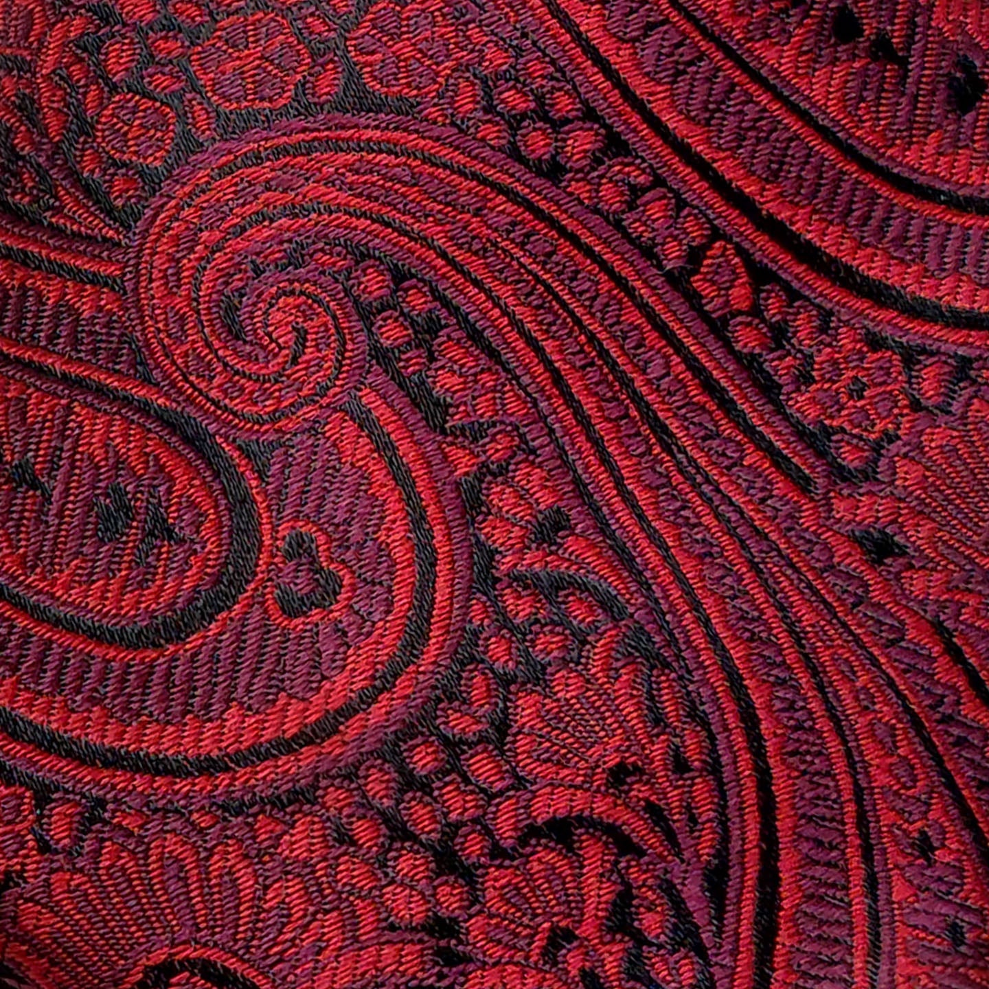 olymp-piros_kek_paisley_viragmintas-alkalmi-unnepelyes-eskuvo-iroda_ketszinu-nyakkendo_karcsusitott-selyem-salkendo-volegeny-tie-eskuvo_targyalasi_kiegeszito-17118037-különleges-kiegeszito-onetieforall-floral-beauty-best-man