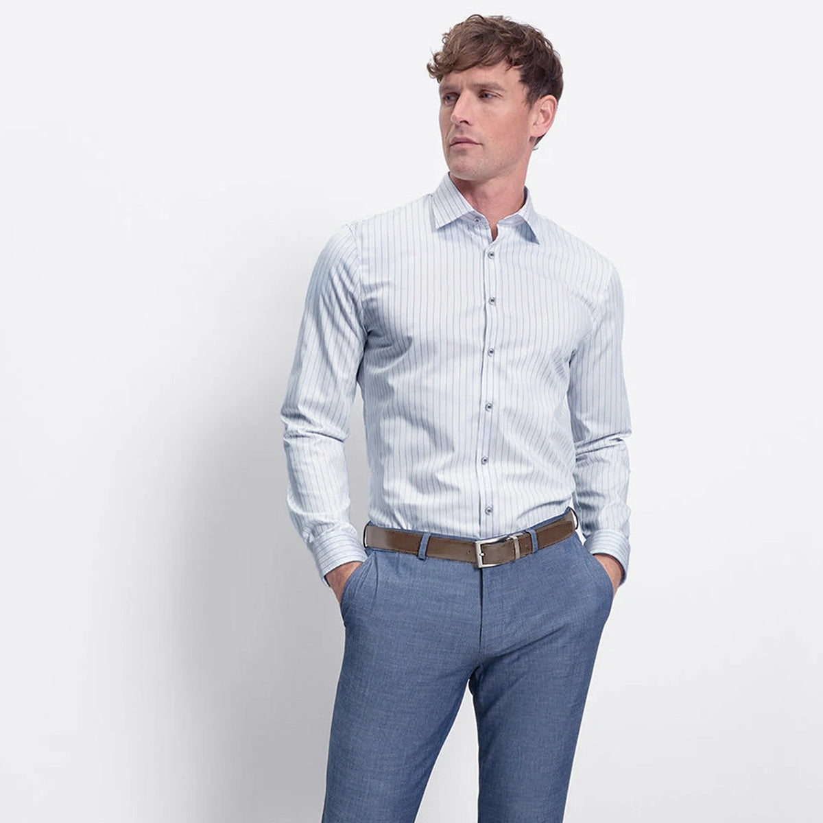 olymp-level-5-body-fit-tiszta-pamut-finom-tapintasu-vasalasmentes-ferfi-hajszal-kek-hofeher-romai-csikos-vasalasmentes-feher-selymes jersey-elegans-ing-eskuvo-karcsusitott-20101400-menswear-rionfree-ceremony-business-striped-fashion-elegance-lenyűgöző-különlegesség-férfias-divatos
