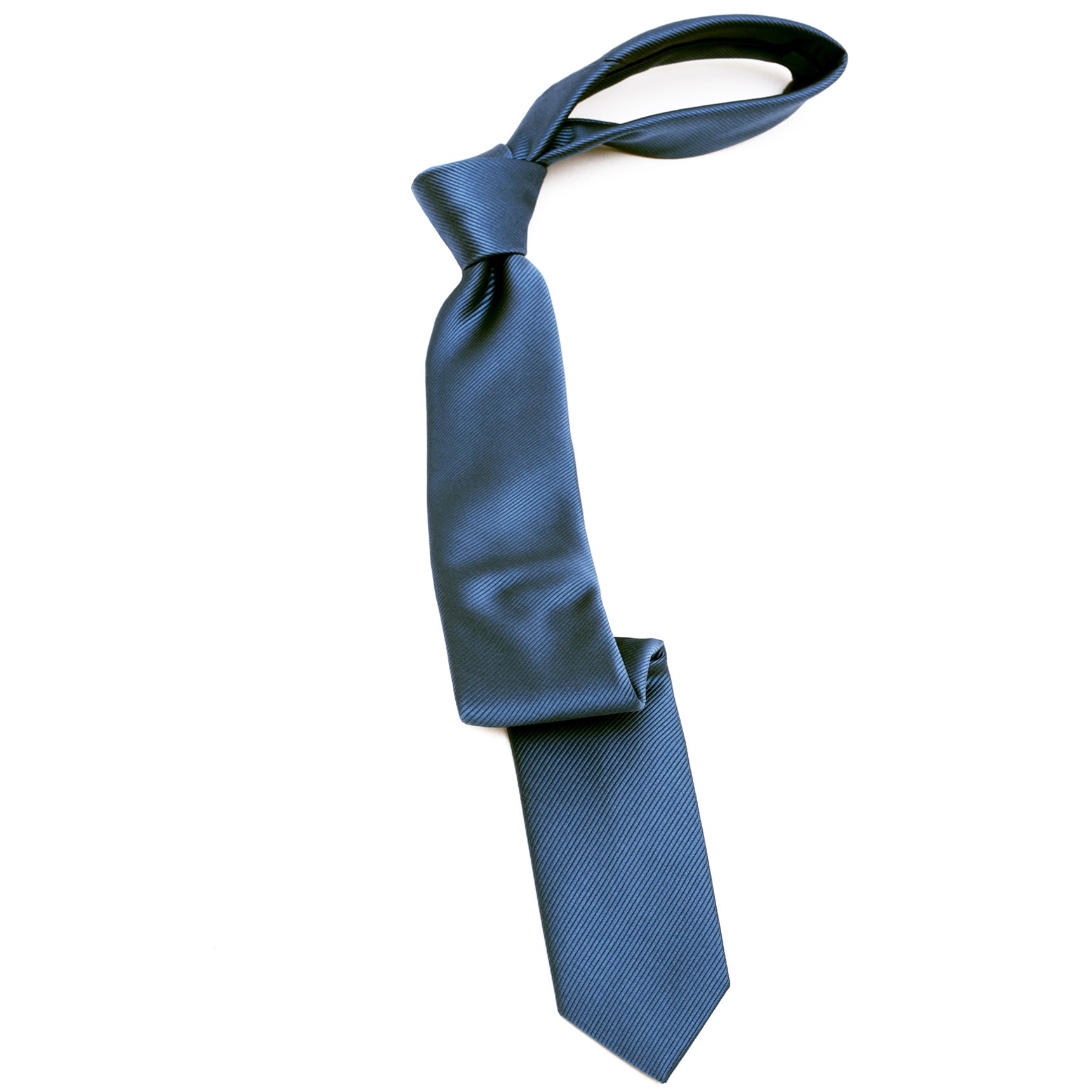 rossini-vizszintesen-bordazott-tengereszkek-slim-karcsusitott-nyakkendo-ferfias-divatos-eskuvo-elegancia-menswear-kiegeszito-navy-blue-sötétkék-öltöny-bál-bachelor-öltözködés-ruházat-kiegészítő-elegancia-smart-business